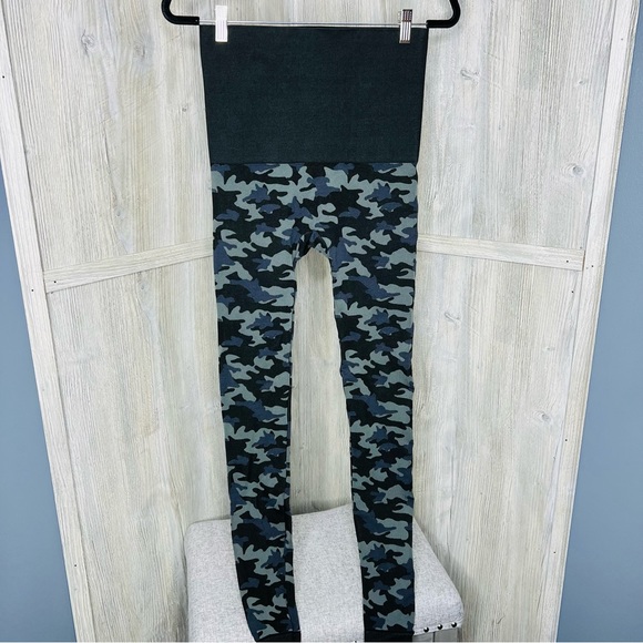 Preggo Maternity Leggings - Picture 2 of 6